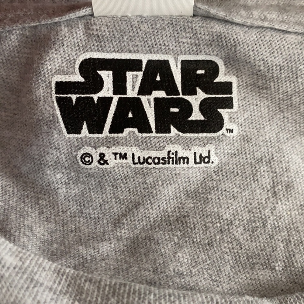 Hot Topic The Child Baby Yoda Short Sleeve T-shirt - Picture 3 of 9